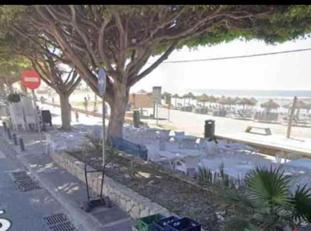 Apartamento En Primera Linea De Playa El Palo Málaga Exteriör bild